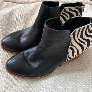 Kork Ease Chandra Black Zebra ankle boot- size 10.